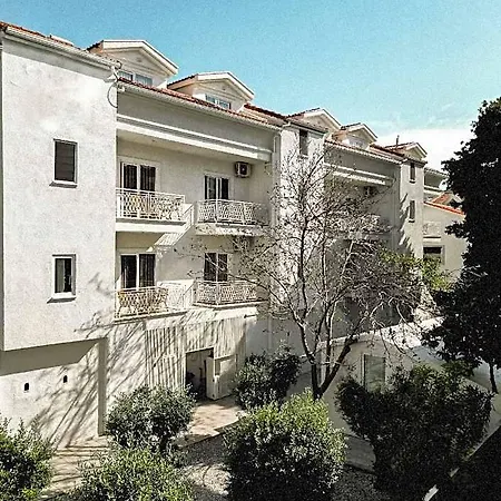 L'olive Homes 3*